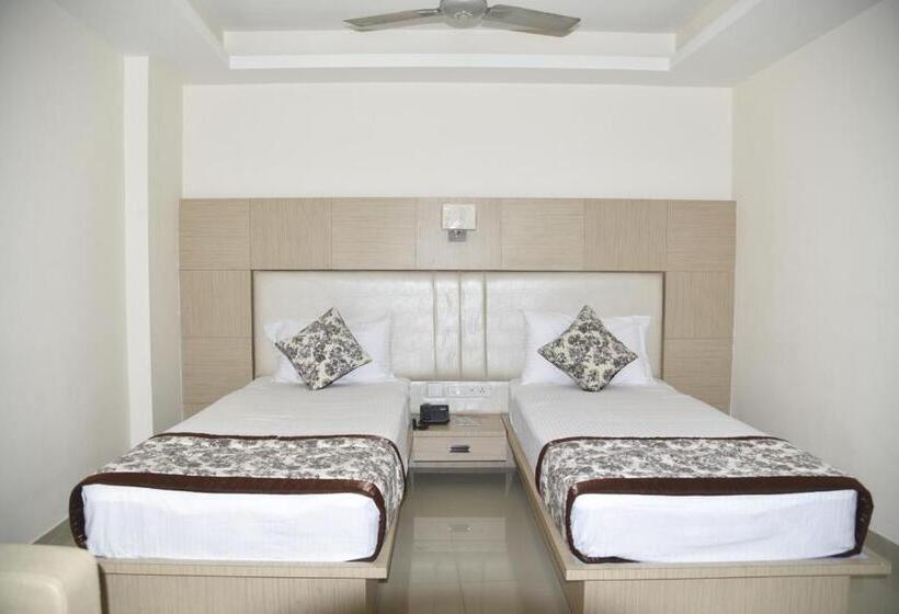 فندق Variety Inn