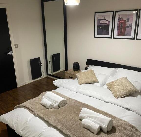 Luxury 1 Or 2 Bedroom Apartment Birmingham City Centre
