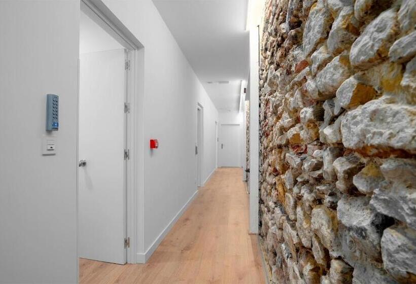 پانسیون 32 De Agostos