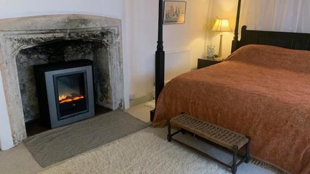 بنسيون The Totnes Guest House. Upstairs At Zappa S