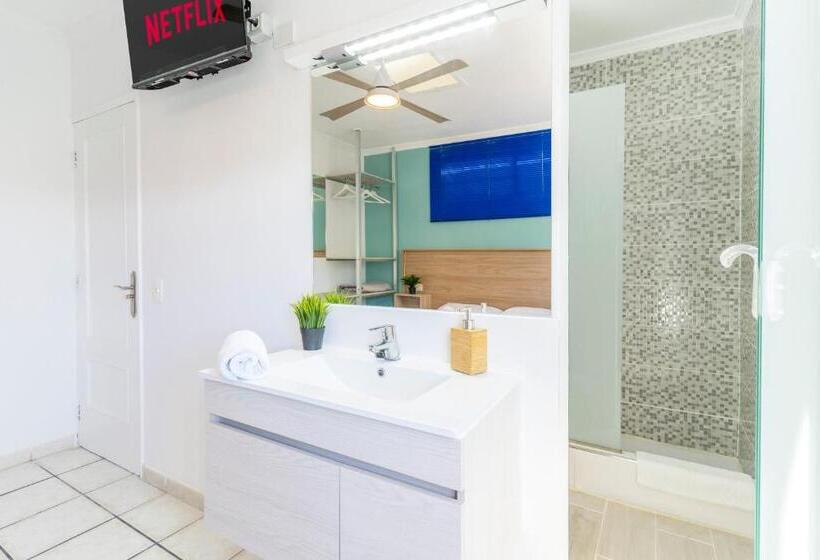 پانسیون Guest House Villa Neon Tenerife