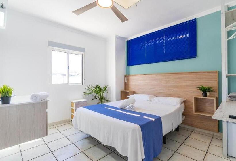 پانسیون Guest House Villa Neon Tenerife