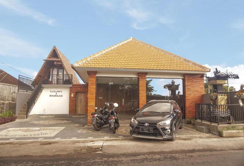 호스텔 Kj Klumpu Wooden Style Guest House At Canggu