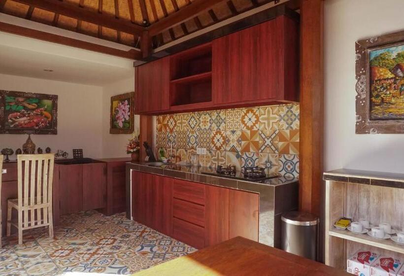 호스텔 Kj Klumpu Wooden Style Guest House At Canggu