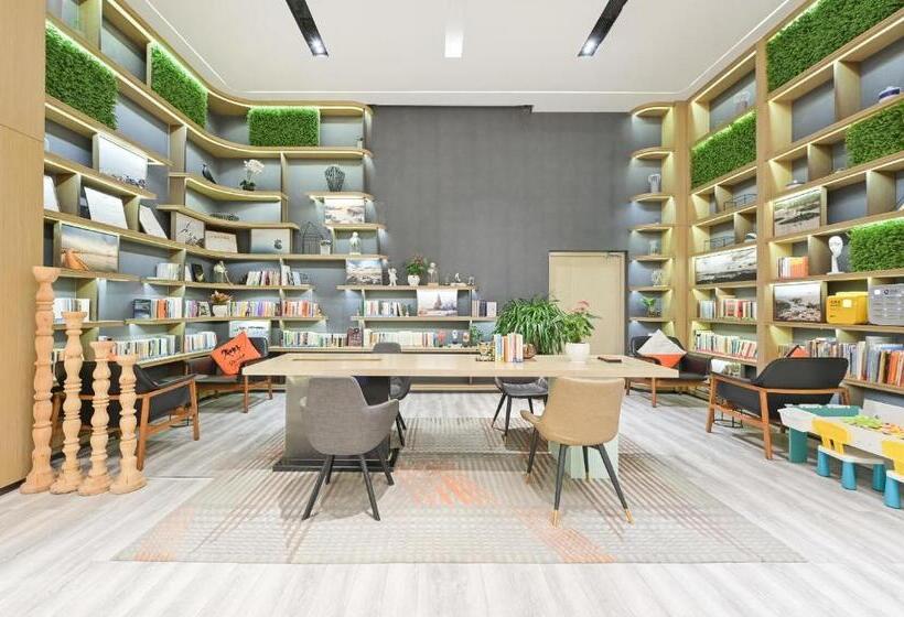 Atour Hotel Railway Station Dalian