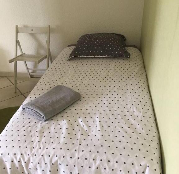 민박 La Closerie Du Chêne Bleu