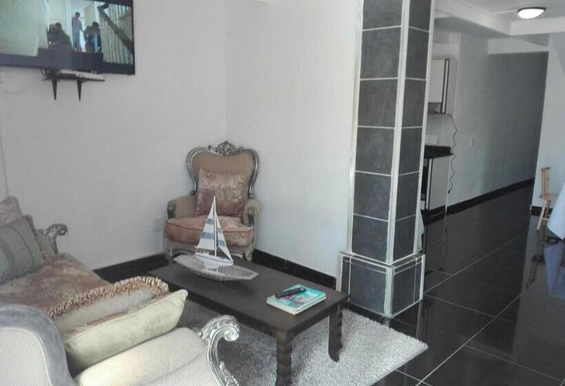 مبيت وإفطار White House Lodge