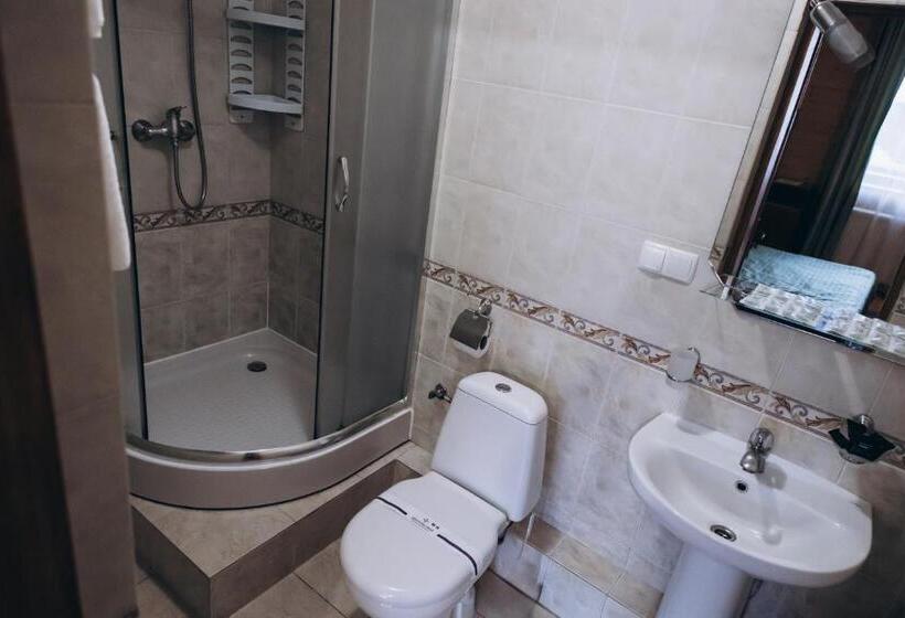 Hotel новий