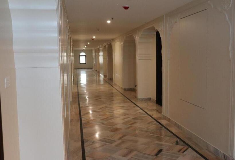 فندق Anandit International