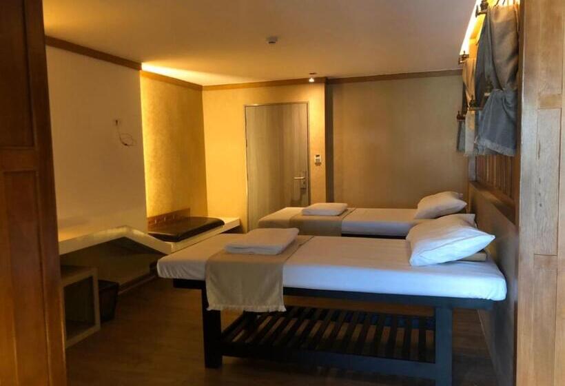 هتل Atrium Suvarnabhumi
