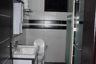 هتل Pent House Inn Namugongo