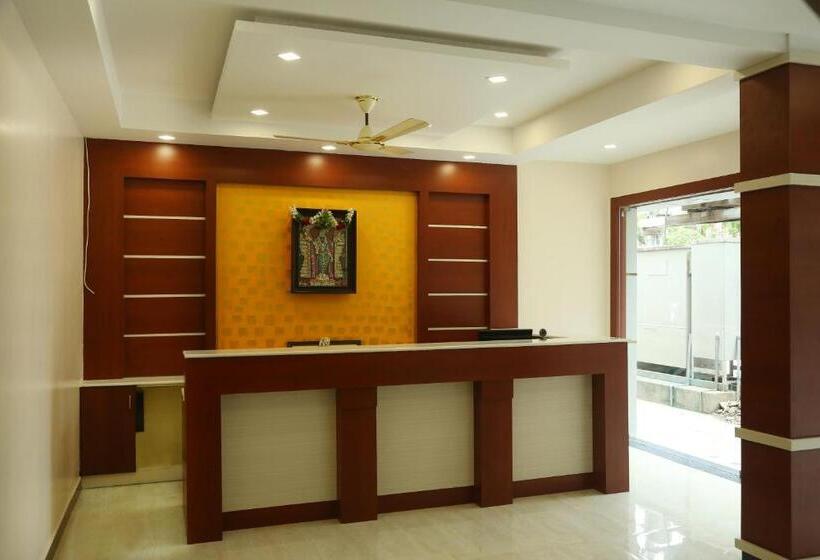 هتل Sabareesh Plaza