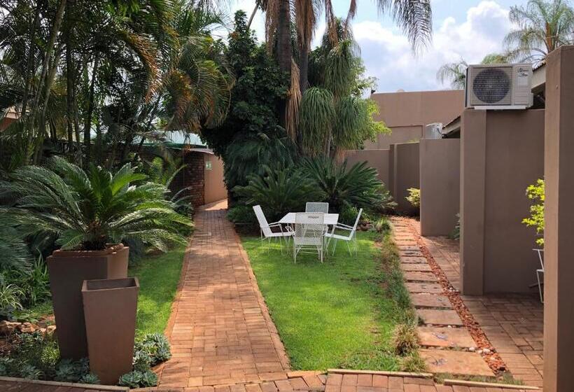 פנסיון Odelia Guest House