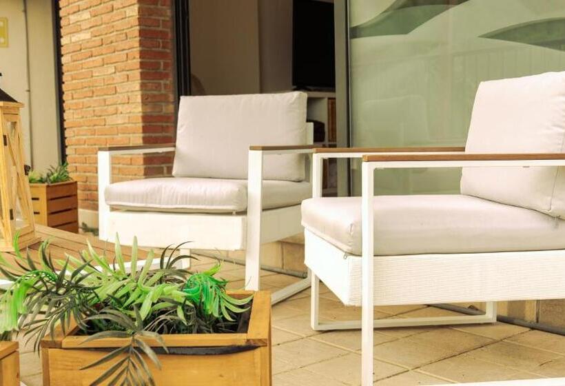 펜션 Only Women Guest House   Villa De La Comunidad Internacional De La Mujer