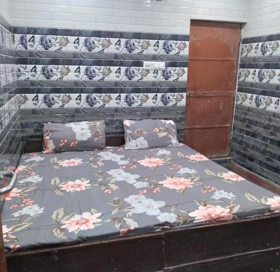 پانسیون Radha Krishna Guest House