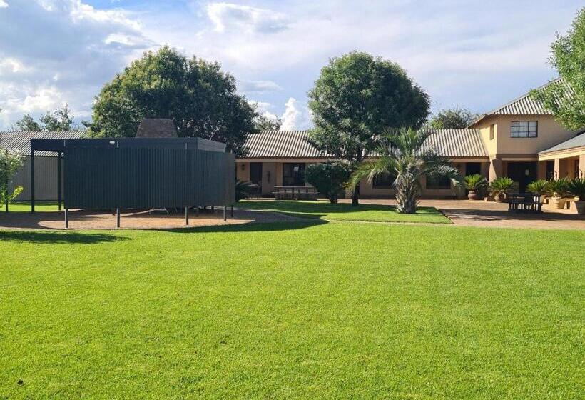پانسیون The Venue And Guestrooms On Site