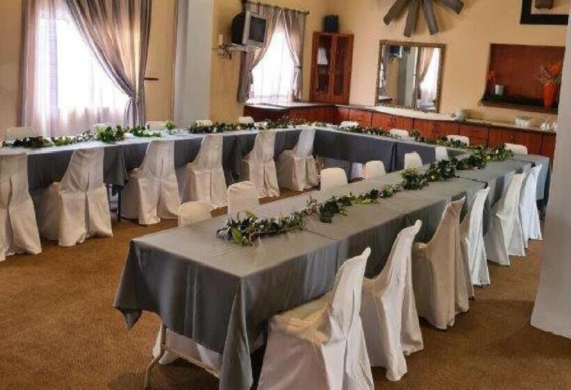 پانسیون The Venue And Guestrooms On Site