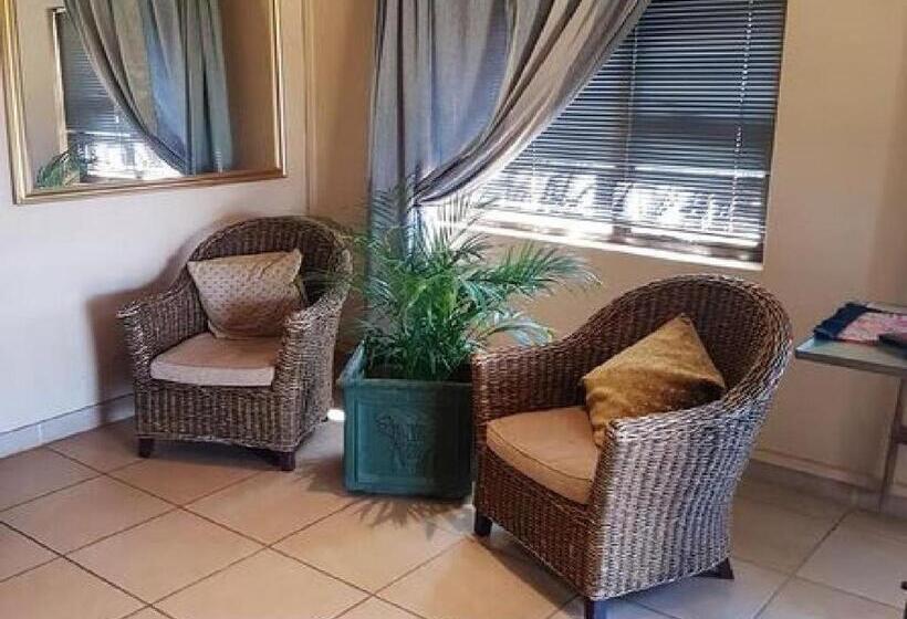 پانسیون The Venue And Guestrooms On Site