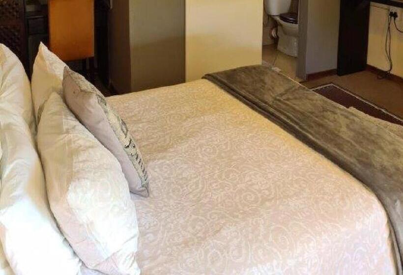 پانسیون The Venue And Guestrooms On Site