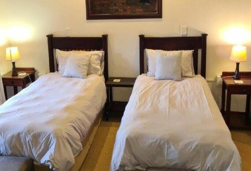 پانسیون The Venue And Guestrooms On Site