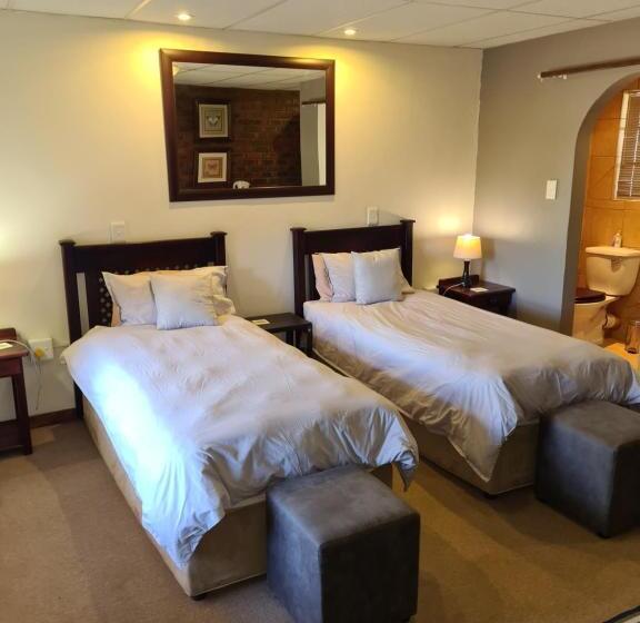 پانسیون The Venue And Guestrooms On Site