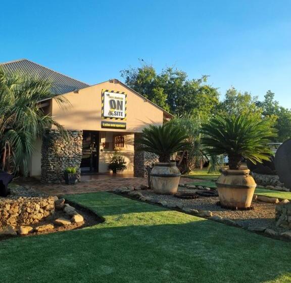 پانسیون The Venue And Guestrooms On Site