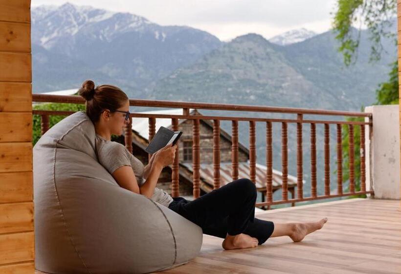 Robinhood Travel Hostel