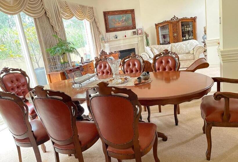 호스텔 6 Bdrs Villa With Pool & Tennis Court