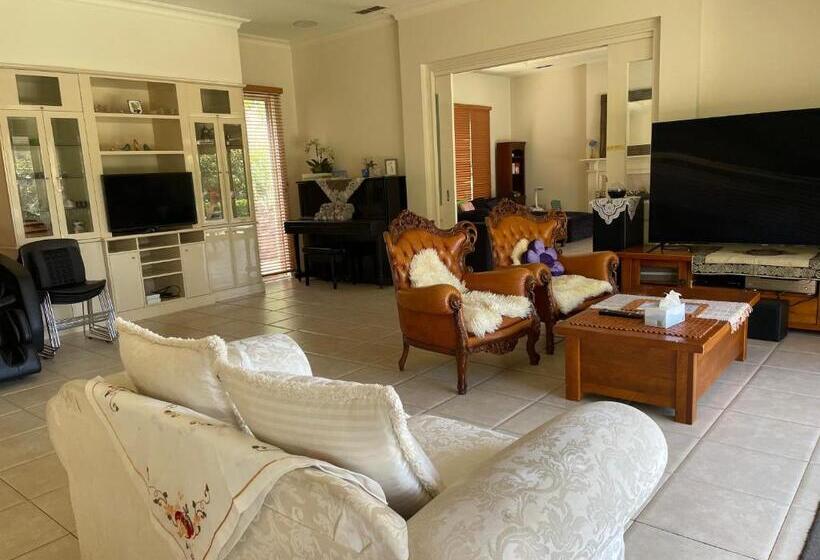 호스텔 6 Bdrs Villa With Pool & Tennis Court