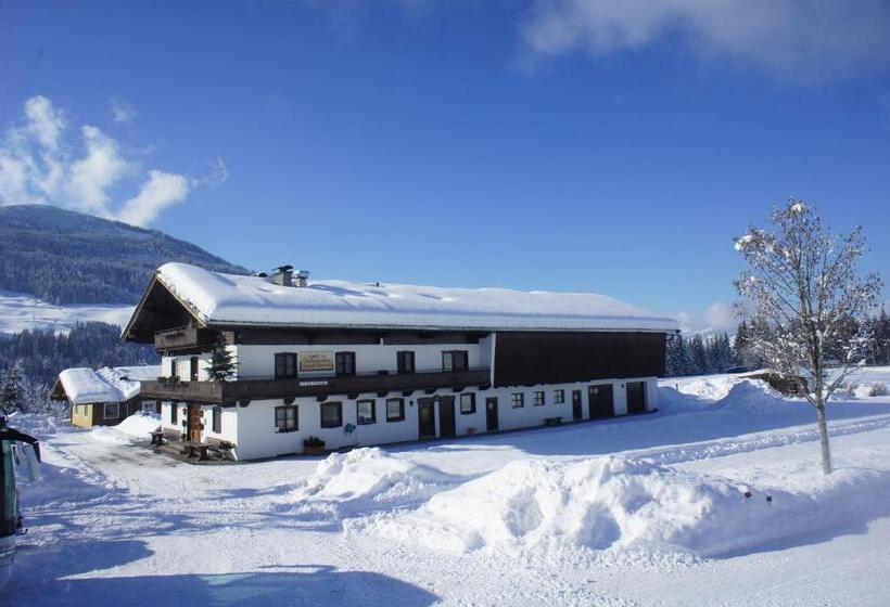 Общежитие Berghütte Burgweghof Jugendgästehaus