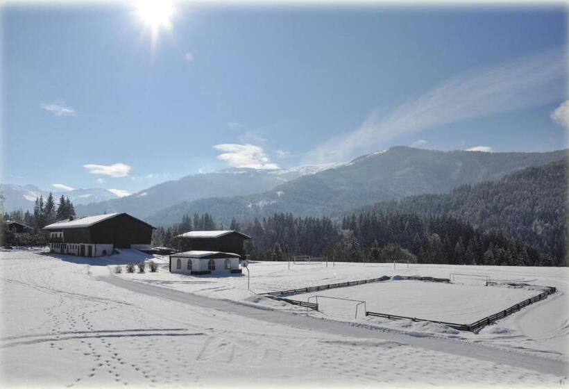 Общежитие Berghütte Burgweghof Jugendgästehaus