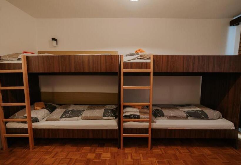 هاستل Dom Horskej Služby
