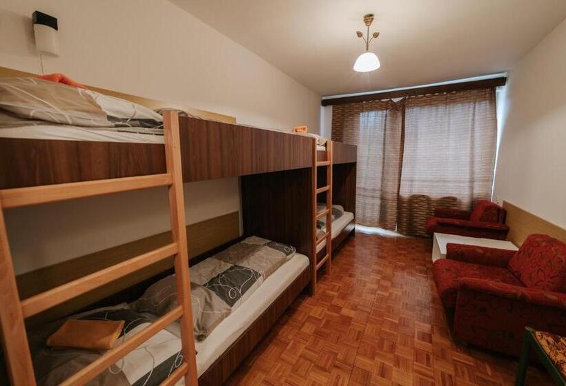 هاستل Dom Horskej Služby