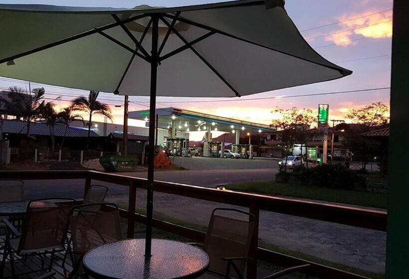 هاستل Pousada Nanaco