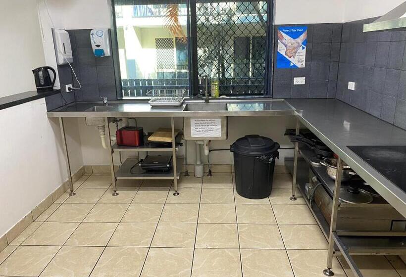 צימר Arrival Lodge Hostel Accommodation