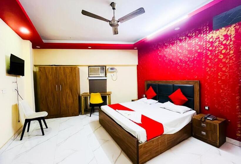 Roomshala 121 Hotel Classic New Delhi Railway Station