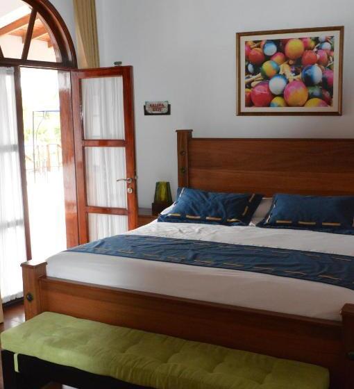 هتل Casa Ceibo