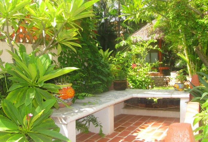 هتل La Paloma Oceanfront Retreat