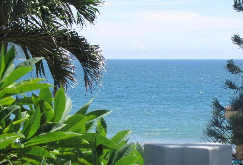 هتل La Paloma Oceanfront Retreat
