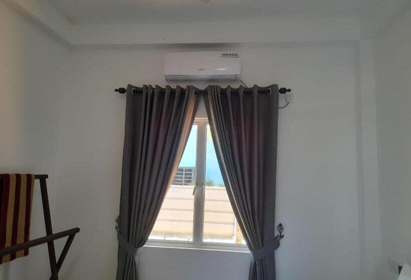 هتل Laxsume Guest House Nilaveli