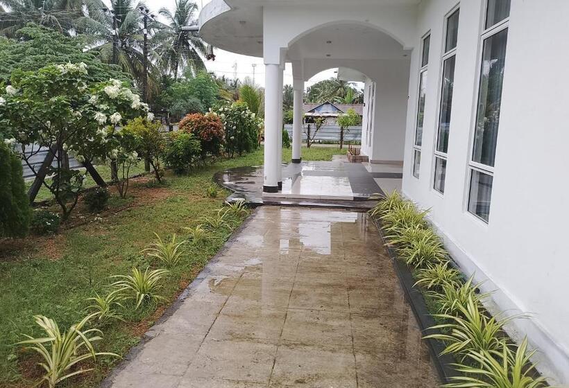 هتل Laxsume Guest House Nilaveli