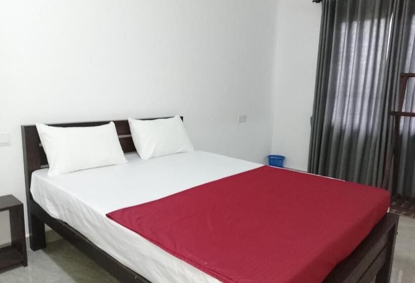 هتل Laxsume Guest House Nilaveli