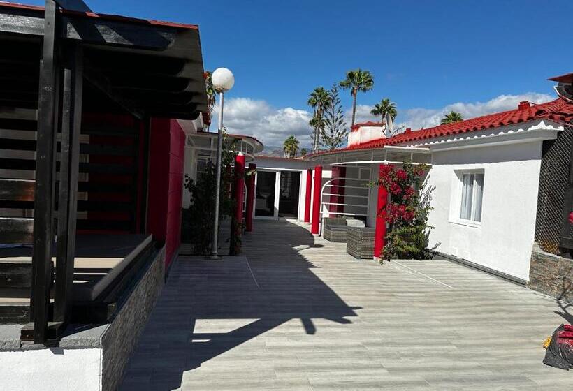 هتل Paradise Resort   Fkk Swinger & Nudist Couples Only