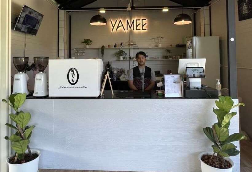 هتل Yamee Homestay Cafe