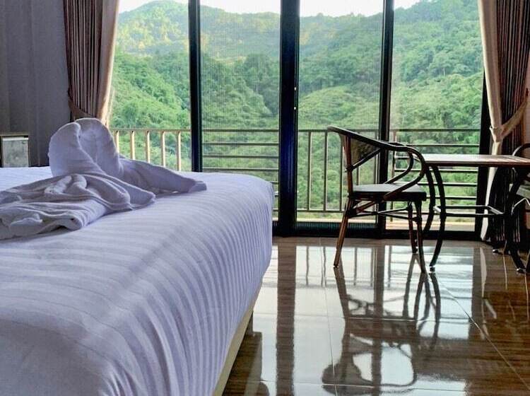 هتل Yamee Homestay Cafe