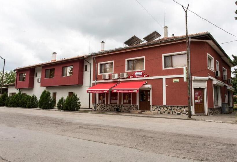 پانسیون Kladenetsa Guest House