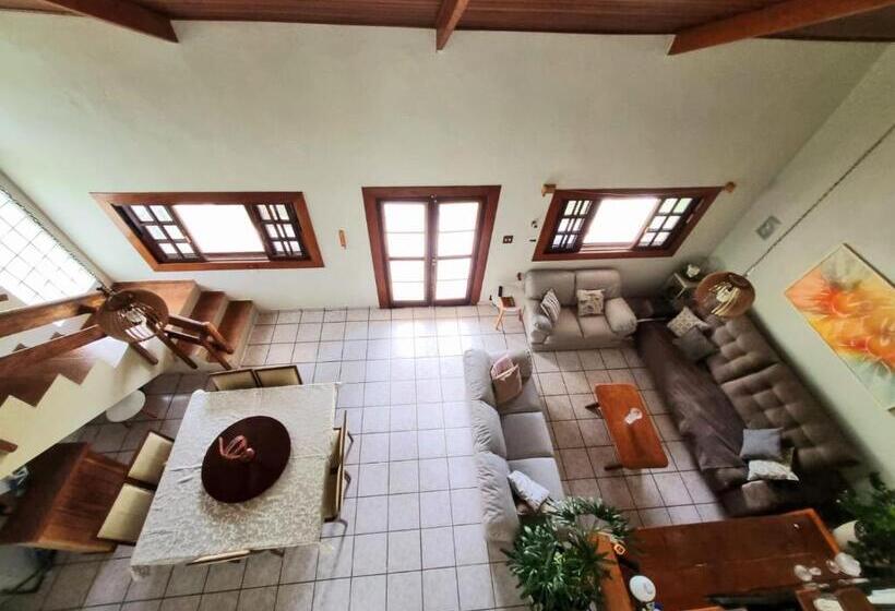 펜션 Lara S House