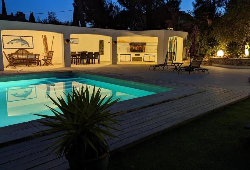 پانسیون Villa Serena   Piscine, Tennis   Plage Sable 700m