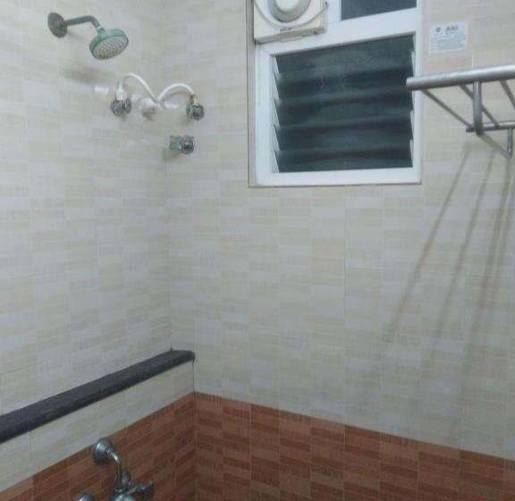 هاستل Fabhotel Vrj Residency   Nr Chennai Trade Center & St Thomas Mount