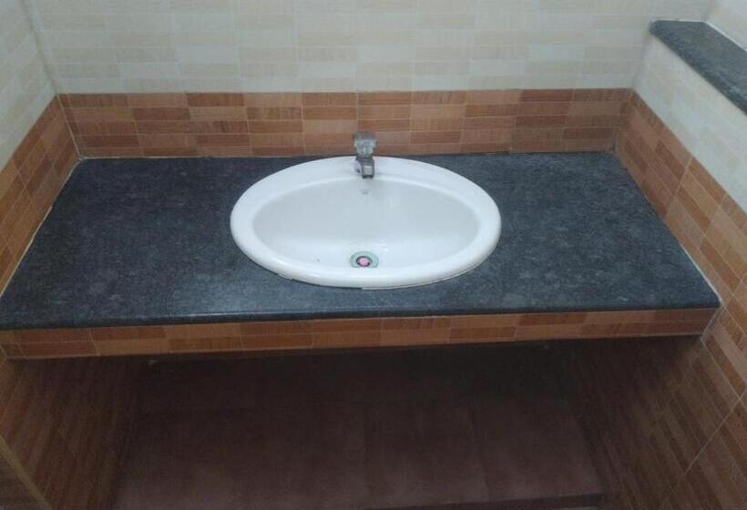 هاستل Fabhotel Vrj Residency   Nr Chennai Trade Center & St Thomas Mount